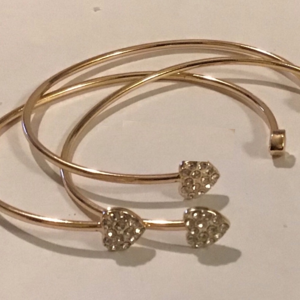 🆕 💎AUCTION PRICE👩🏻‍⚖️Beautiful Rhinestone Heart Bracelet Set of 3